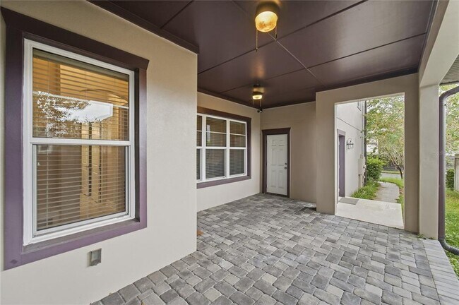 Building Photo - 13833 Behring Ave