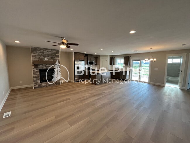 Building Photo - 6344 Ender Ln