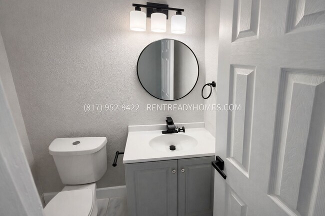 Building Photo - 10302 Davilla Ave