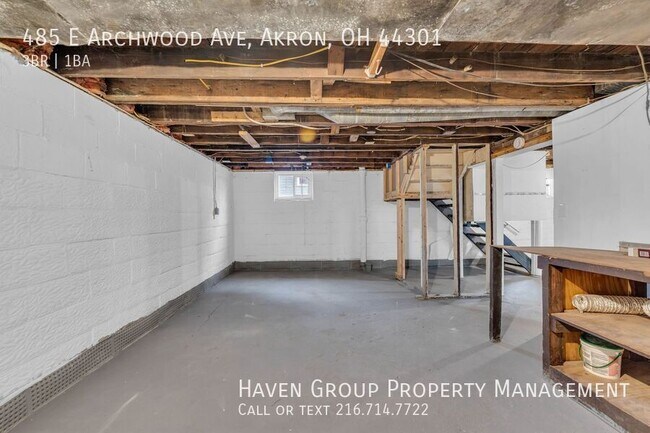Building Photo - 485 E Archwood Ave