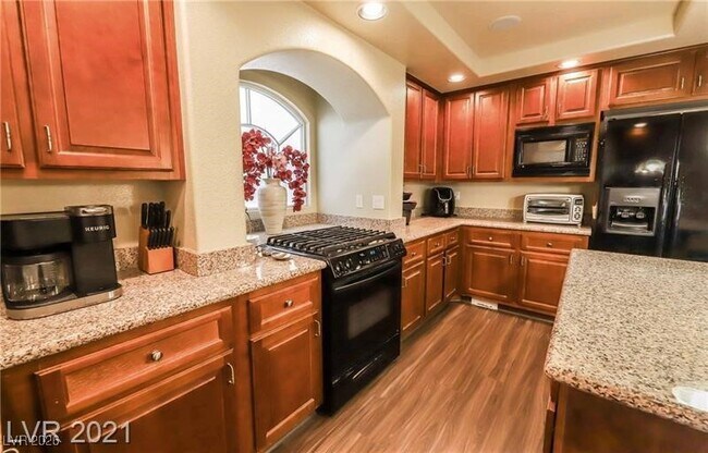 Building Photo - 8450 W Sapphire St