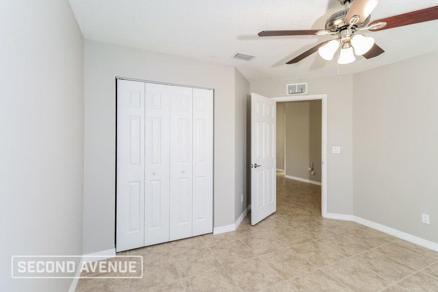 Building Photo - 594 Topeka Rd SW