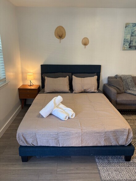 Building Photo - 3006 Stoneway Dr