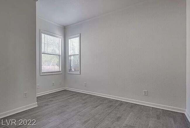 Building Photo - 1200 Valerio Ln