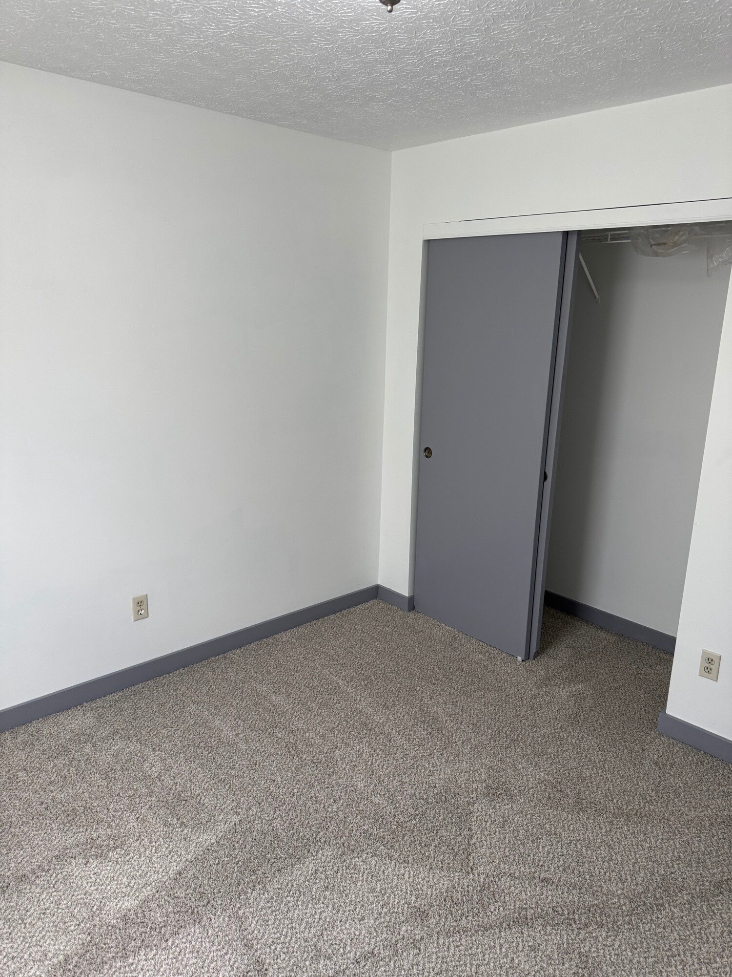 Building Photo - 475 Broadview Ct