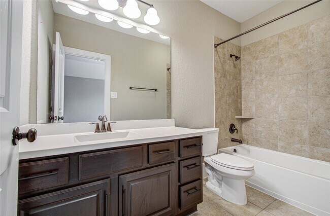 Building Photo - 2403 Orchard Way