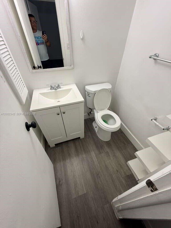 Building Photo - 11905 NE 2nd Ave