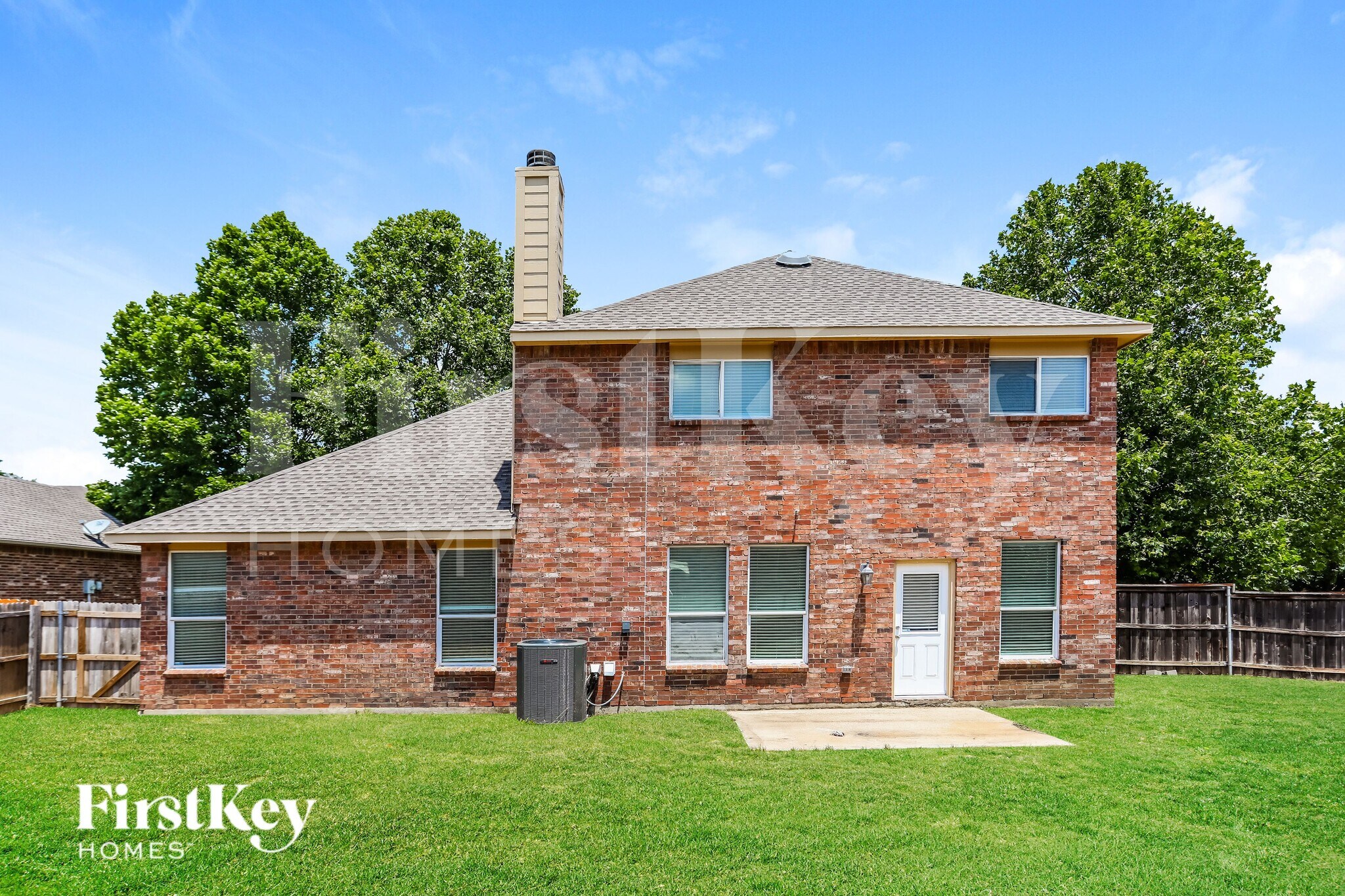 Building Photo - 1746 Summerwood Ln