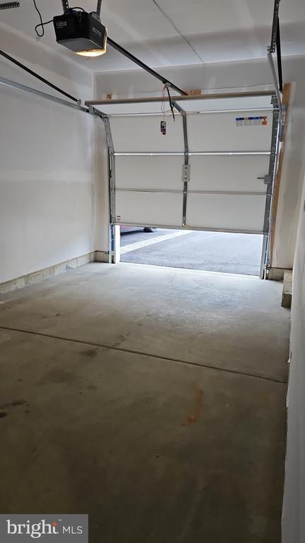 Building Photo - 30 Elliot Ln