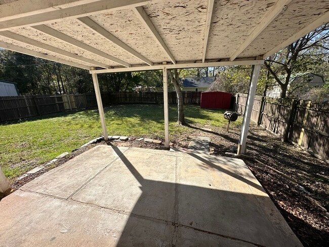 Building Photo - 10172 Hillside Dr