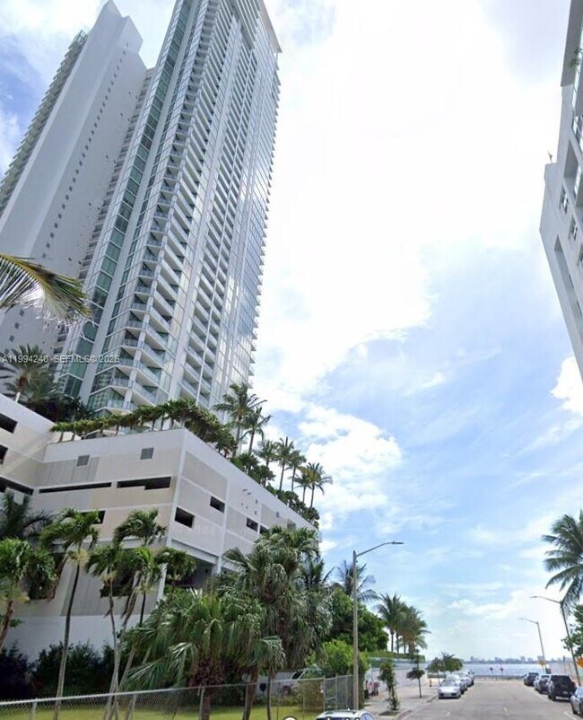 Building Photo - 500 NE 29th St