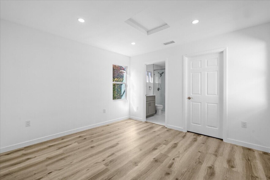 Building Photo - 4037 Madison Ave