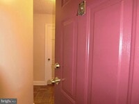 Building Photo - 1734 W Abingdon Dr