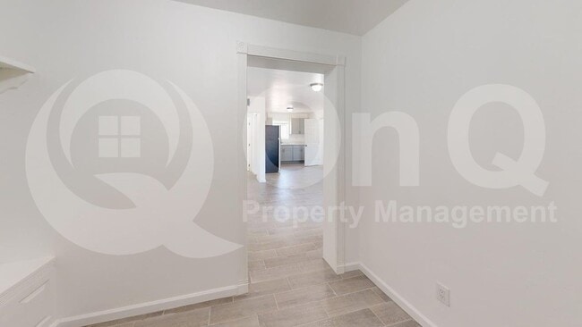 Building Photo - 207 W Ohio St