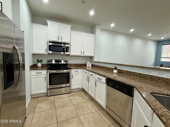 Building Photo - 4719 E Thunderheart Trail