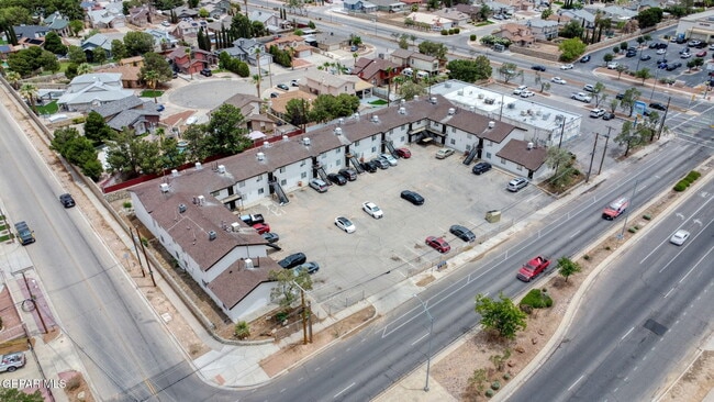 Building Photo - 3030 George Dieter Dr
