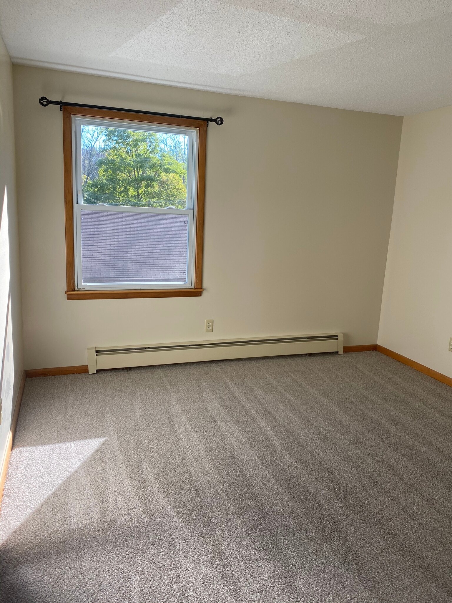 Building Photo - 5479 Strnad Dr