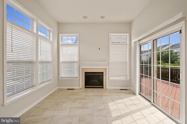 Building Photo - 43139 Royal Fern Terrace