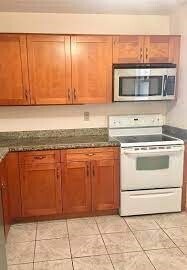 Kitchen - 7732 Camino Real