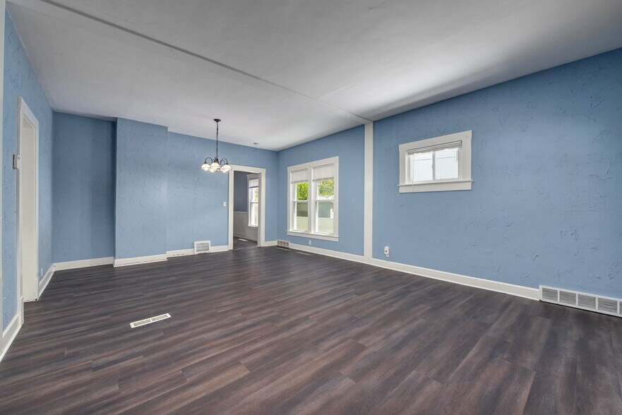 Building Photo - 1631 Lakewood Ave