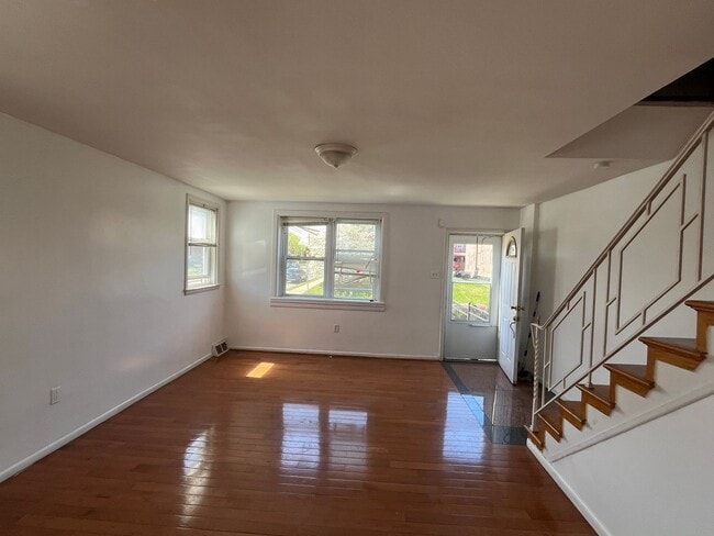 Building Photo - 1851 Strahle St