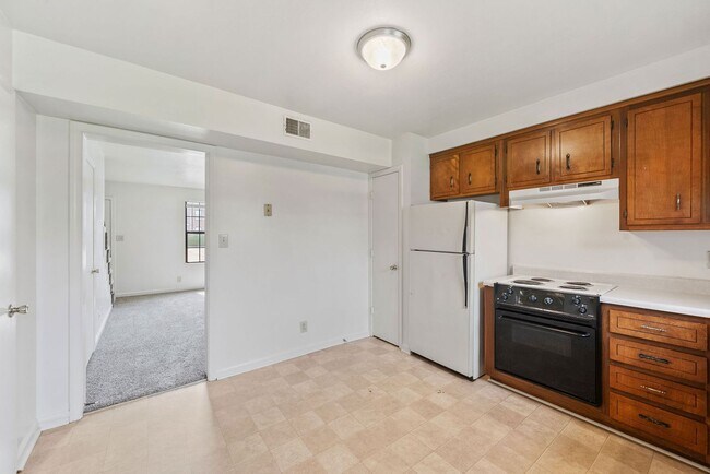 Building Photo - Northridge Drive-276