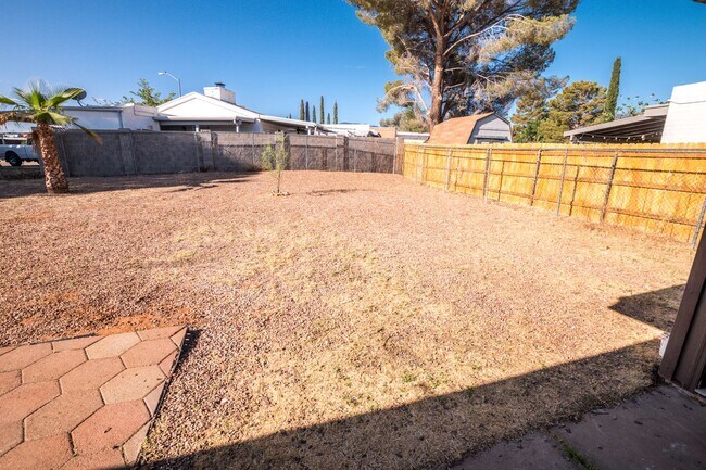 Building Photo - Charming Property Features 3 Bedrooms, 2 Baths, Central A/C!!