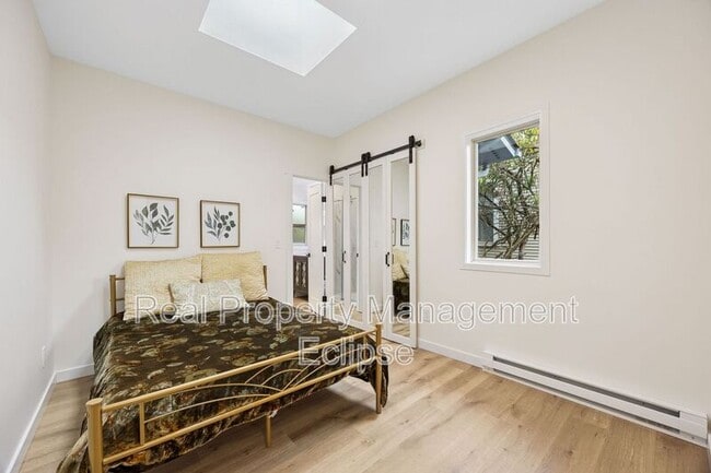 Building Photo - 742 N 90th St