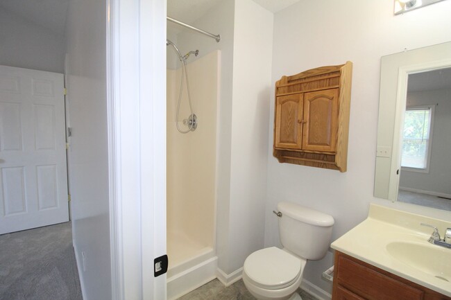 Building Photo - 865 Camelot Ln