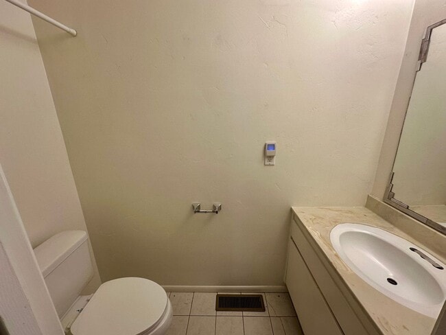 Building Photo - 4 Bedroom 2.5 Bathroom Home on 2 Acres Clo...