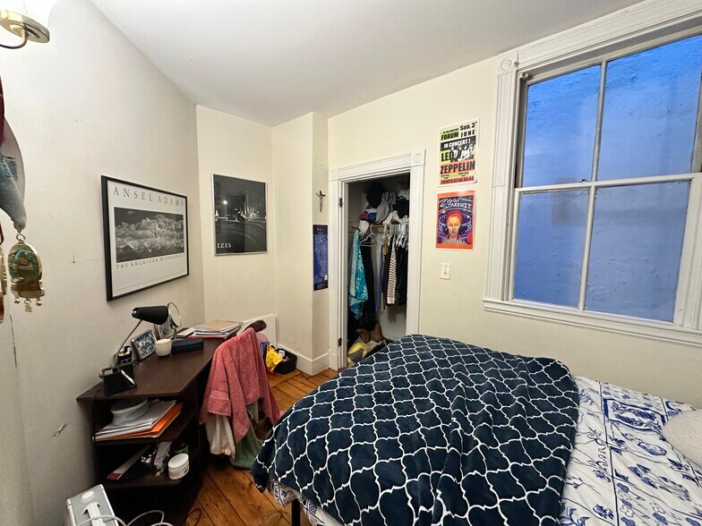 Building Photo - 71 Pontiac St