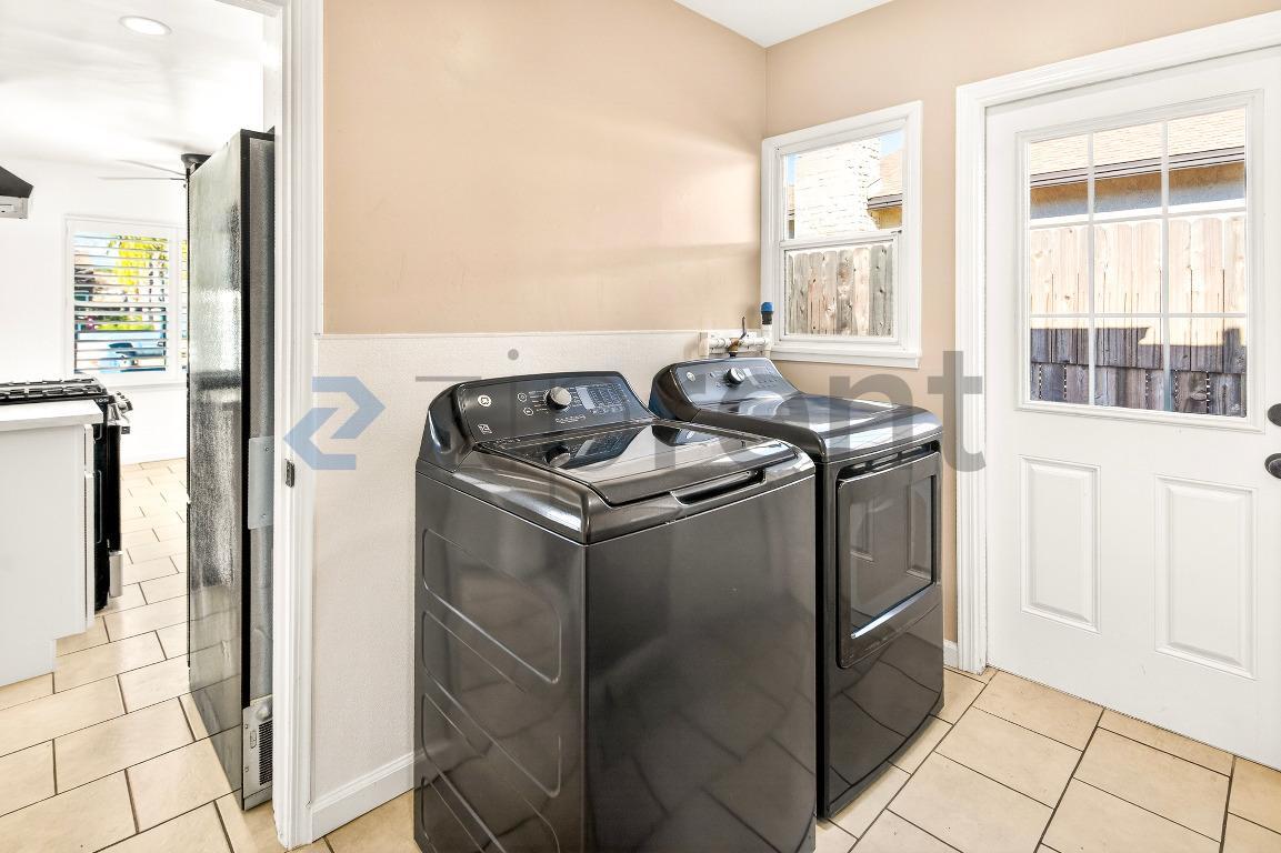 Building Photo - 4029 Olive St