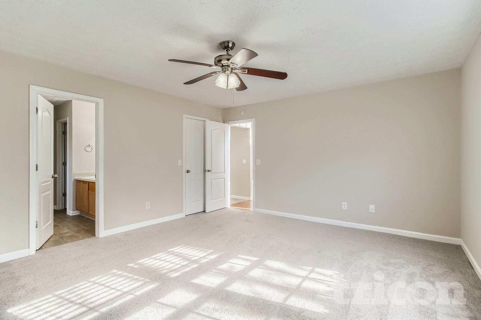 Building Photo - 35 Trelawney Ln