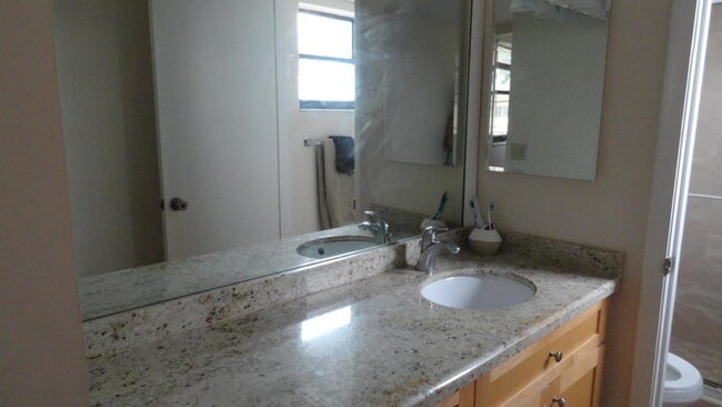 Building Photo - 2018 SW 29th Ct