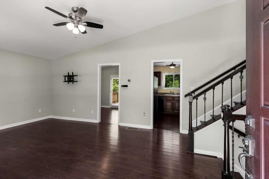 Building Photo - 1741 Branch View Dr