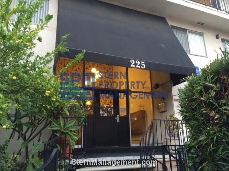 Building Photo - 225 Montana Ave