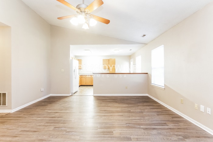 Building Photo - 18057 Sanibel Cir