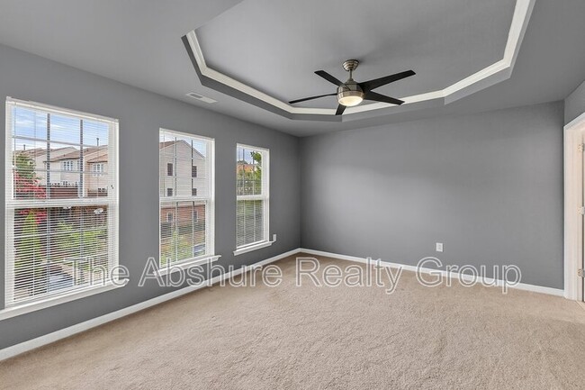 Building Photo - 8611 Macedonia Lake Dr