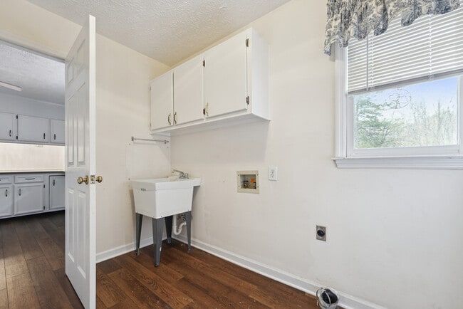 Building Photo - 3841 Williford St