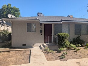 Building Photo - Charming 2-bedroom, 1 bath duplex