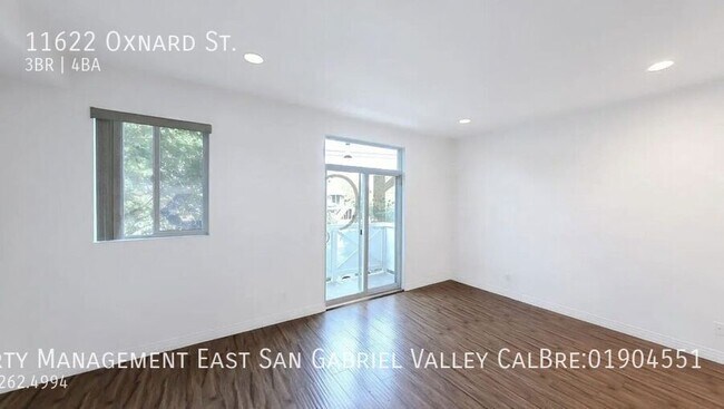 Building Photo - 11622 Oxnard St
