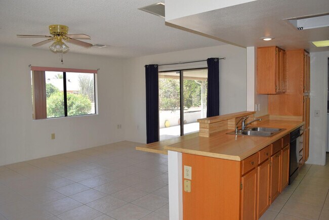 Building Photo - 12411 W Foxfire Dr