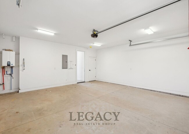 Building Photo - 1019 12th Ave N