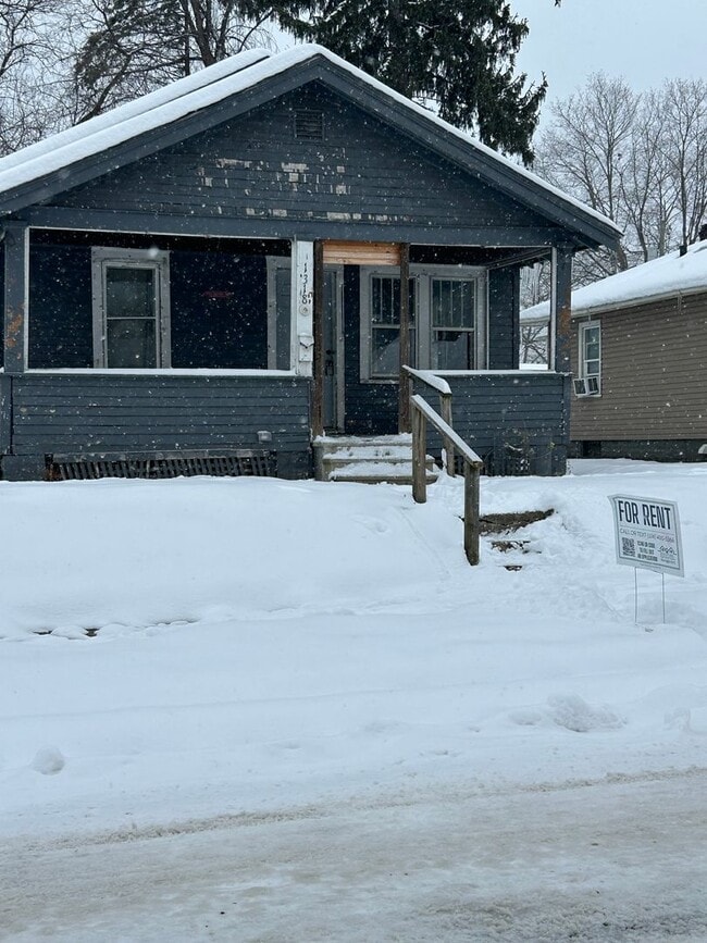 Building Photo - Budget-Friendly 2-Bedroom, 1-Bathroom Home – $900/Month