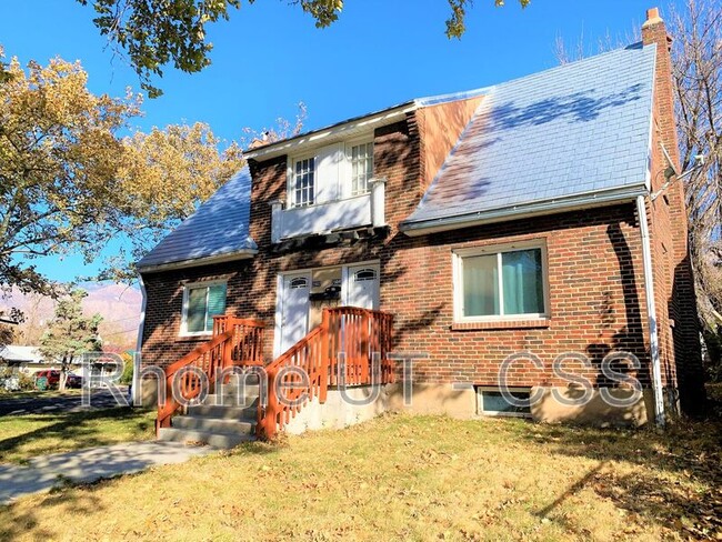 Building Photo - 2902 Fowler Ave