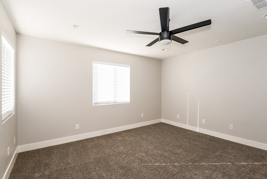 Building Photo - 6002 Aripeka St