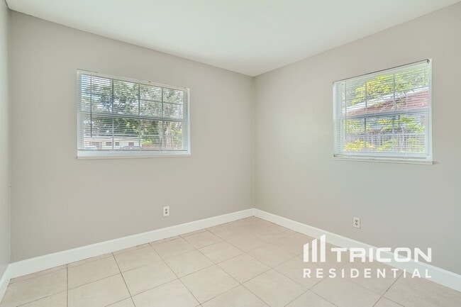 Building Photo - 4980 94th Ave