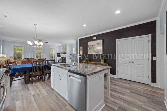 Building Photo - 807 Dan Owen Dr