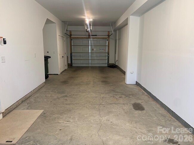 Building Photo - 948 Broad River Ln