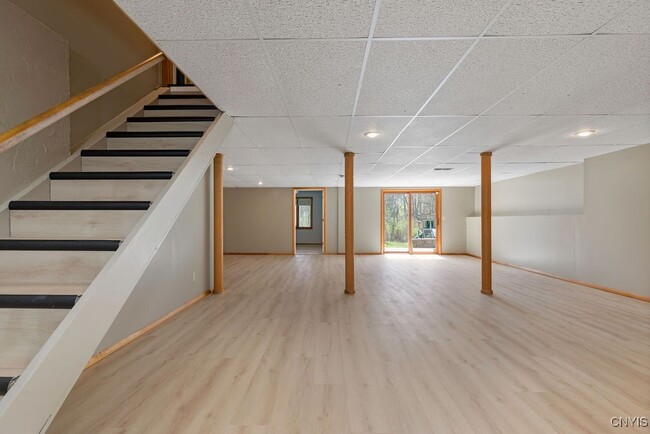 Building Photo - 3293 Greenleafe Dr